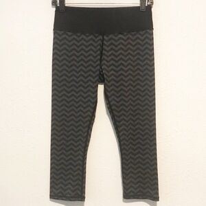 NWOT IAB MFG Crop Leggings in Chevron Print 6 / S